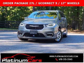 Used 2022 Chrysler Pacifica Touring-L image 1