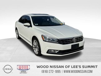 Used 2017 Volkswagen Passat 1.8T SE image 1