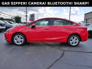 Used 2017 Chevrolet Cruze LT image 1
