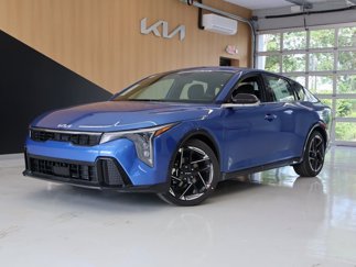 New 2025 Kia K4 GT-Line image 1