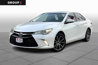 Used 2017 Toyota Camry SE image 1