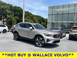 Used 2023 Volvo XC40 B5 Ultimate image 1