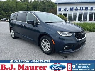 Used 2023 Chrysler Pacifica Touring-L image 1