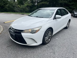 Used 2015 Toyota Camry SE image 1