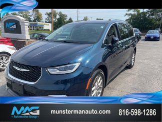 Used 2021 Chrysler Pacifica Touring-L image 1