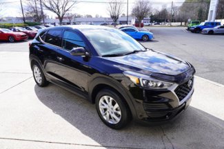 Used 2019 Hyundai Tucson SE image 1
