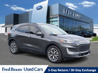 Used 2020 Ford Escape Titanium image 1
