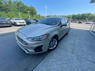 Used 2019 Ford Fusion SE image 1