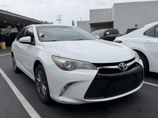 Certified 2017 Toyota Camry SE image 1