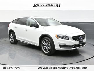 Used 2017 Volvo V60 T5 Cross Country w/ Convenience Package image 1
