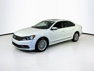 Used 2017 Volkswagen Passat 1.8T SE image 1