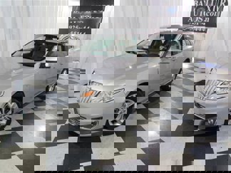 Used 2009 Lincoln MKS image 1