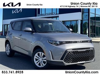New 2025 Kia Soul LX image 1