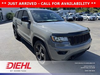Used 2019 Jeep Grand Cherokee Laredo image 1