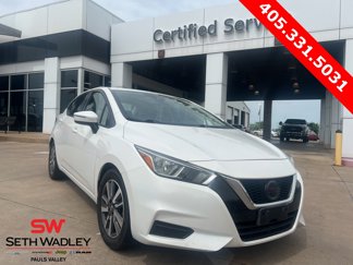 Used 2020 Nissan Versa SV image 1