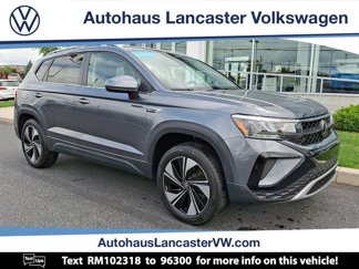 Certified 2024 Volkswagen Taos SE image 1