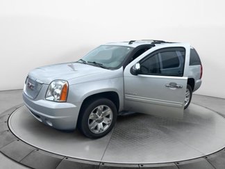 Used 2014 GMC Yukon SLT w/ Regional Value Package image 1