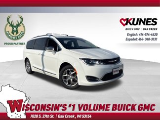 Used 2017 Chrysler Pacifica Limited w/ UConnect Theater Package image 1