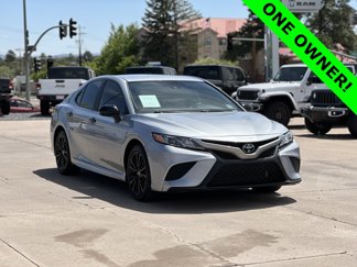 Used 2020 Toyota Camry SE image 1