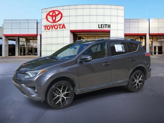 Used 2018 Toyota RAV4 SE image 1