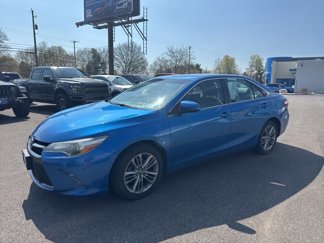 Used 2017 Toyota Camry SE image 1