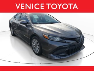 Used 2018 Toyota Camry LE image 1