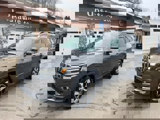 Used 2019 Jeep Cherokee Limited image 1