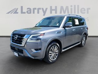 Used 2023 Nissan Armada SL w/ Captain's Chairs Package image 1