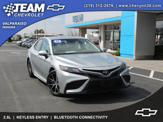 Used 2022 Toyota Camry SE image 1
