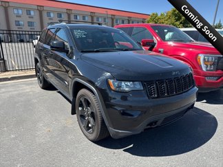 Used 2018 Jeep Grand Cherokee Laredo image 1