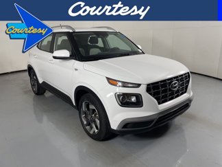 Used 2023 Hyundai Venue SEL image 1