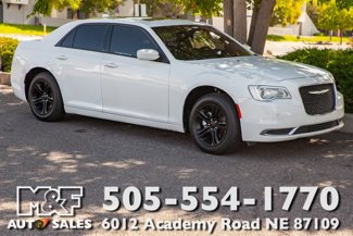 Used 2016 Chrysler 300 Limited image 1