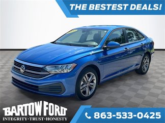 Used 2022 Volkswagen Jetta SE image 1