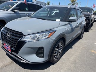 Used 2024 Nissan Kicks SV image 1