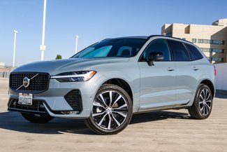 Used 2023 Volvo XC60 B5 Plus image 1