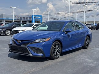 Used 2023 Toyota Camry SE image 1