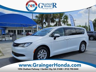 Used 2022 Chrysler Voyager LX image 1