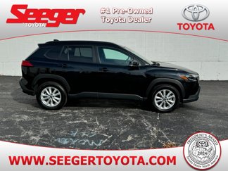 Used 2022 Toyota Corolla Cross LE image 1