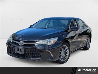 Used 2016 Toyota Camry SE image 1
