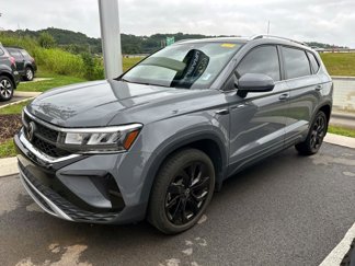 Used 2022 Volkswagen Taos SE image 1