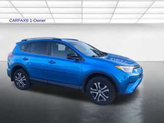 Used 2017 Toyota RAV4 LE image 1