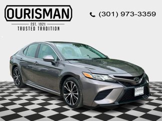 Used 2020 Toyota Camry SE image 1