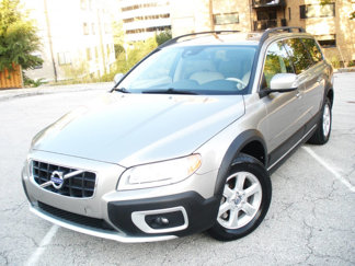 Used 2013 Volvo XC70 3.2 image 1