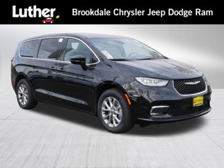 New 2025 Chrysler Pacifica Select image 1