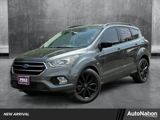 Used 2017 Ford Escape SE w/ SE Sport Appearance Package image 1