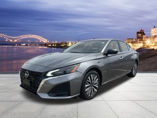 Used 2024 Nissan Altima 2.5 SV image 1