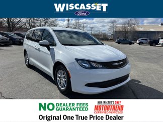 Used 2022 Chrysler Voyager LX image 1