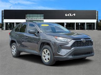 Used 2019 Toyota RAV4 LE image 1