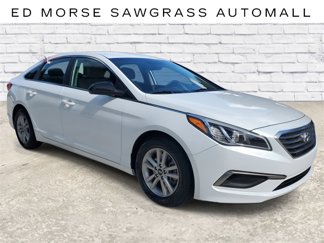 Used 2016 Hyundai Sonata SE image 1