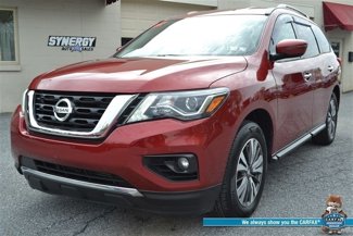 Used 2017 Nissan Pathfinder SV image 1